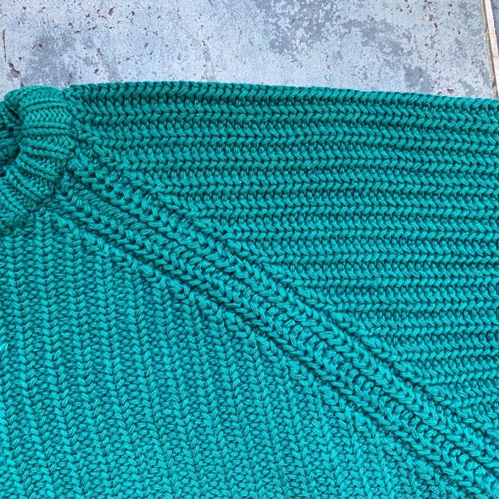90's Gap Cozy Cotton/Ramie Boxy Unisex Sweater - Picture 3 of 8